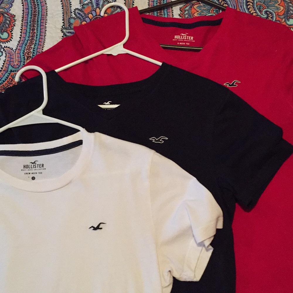 🔴⚫️⚪️Red, Black, and White Hollister Tees